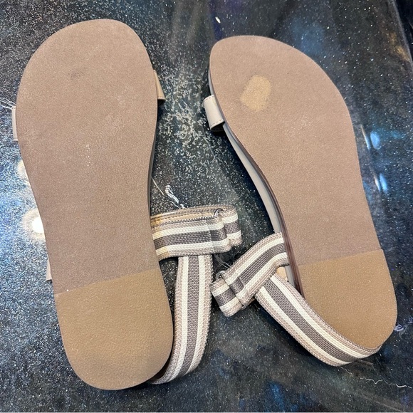 Rhinestone Detailing Elegant White Sandals Size 10 Wide - Picture 9 of 9